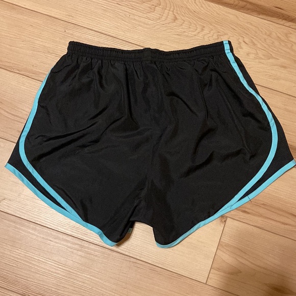 Nike Dri-Fit Black and Blue Running Shorts S/CH - Picture 2 of 3